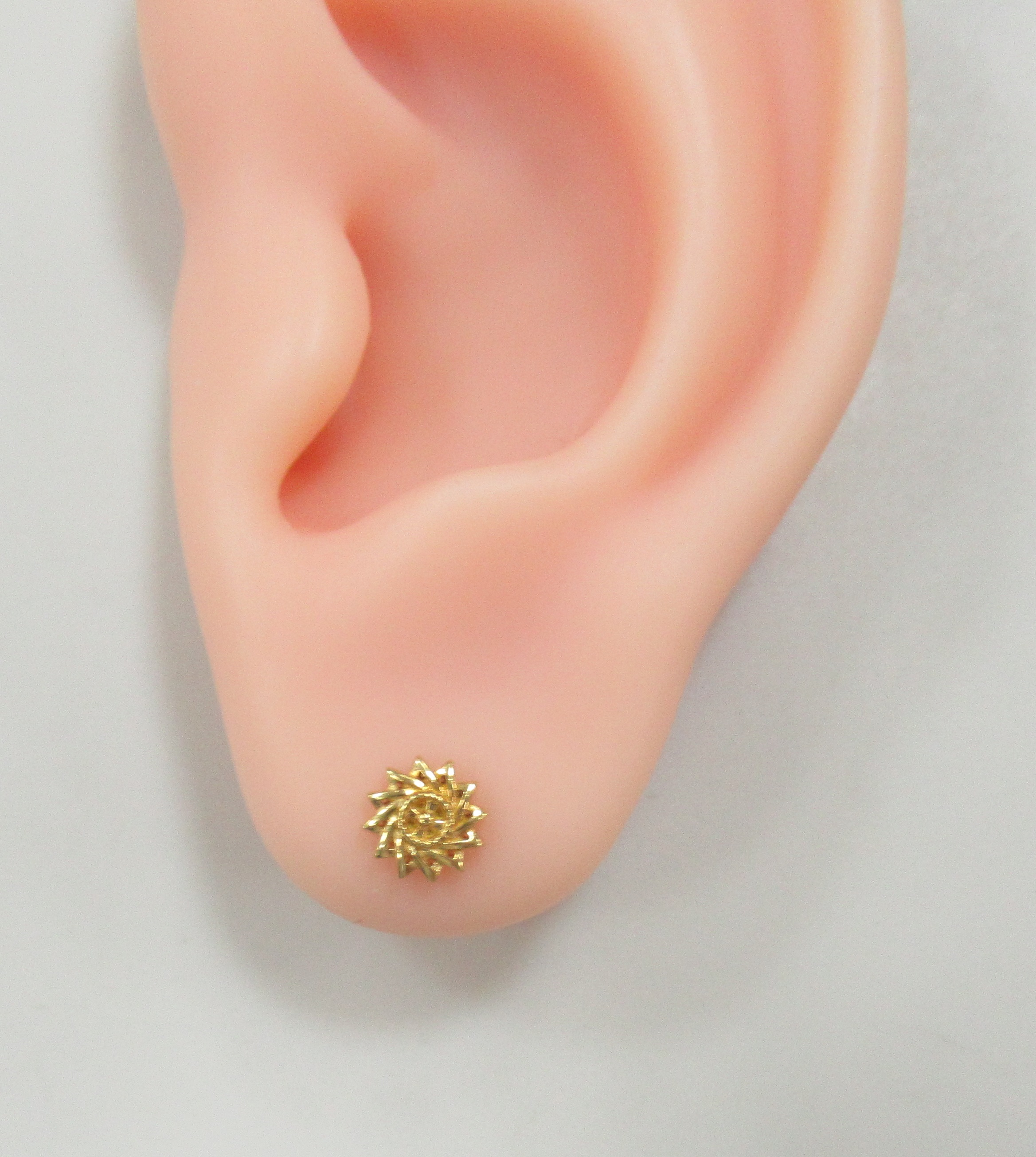 Серебряные серьги-пусеты "Эрцгамма"